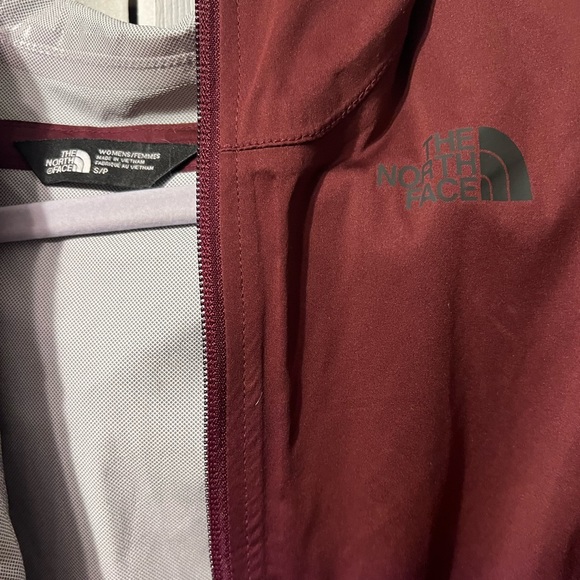 Northface windbreaker running - Picture 5 of 5